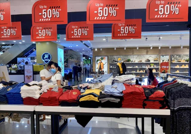 Thấy giảm giá, nhiều người liền chốt đơn dù có thể món đồ đó không thật sự thích nữa