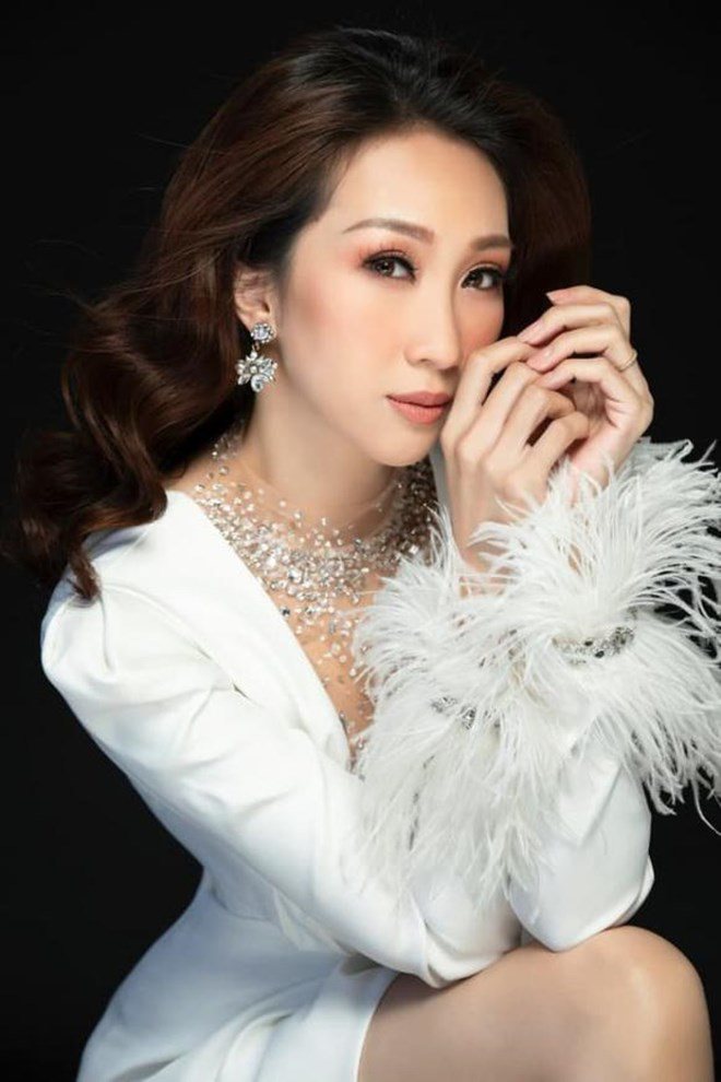  Mẹ con chính thất tuyên bố khởi kiện Lều Phương Anh.