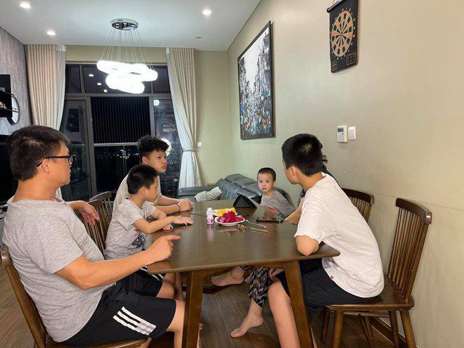 BTV Quang Minh than ít người đến nhà chúc Tết vì con cái - 8