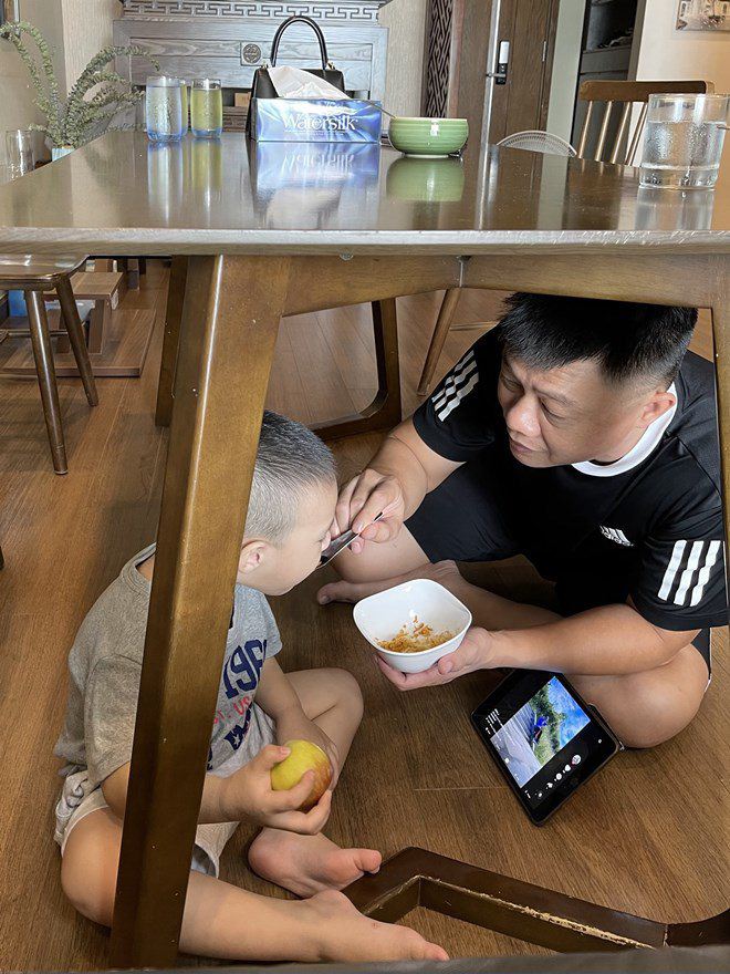 BTV Quang Minh than ít người đến nhà chúc Tết vì con cái - 7