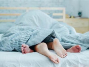 Sức khỏe - Vợ U60 đi chăm cháu nửa năm không về, đêm đầu gần chồng gặp nạn, con dâu phải trợ giúp