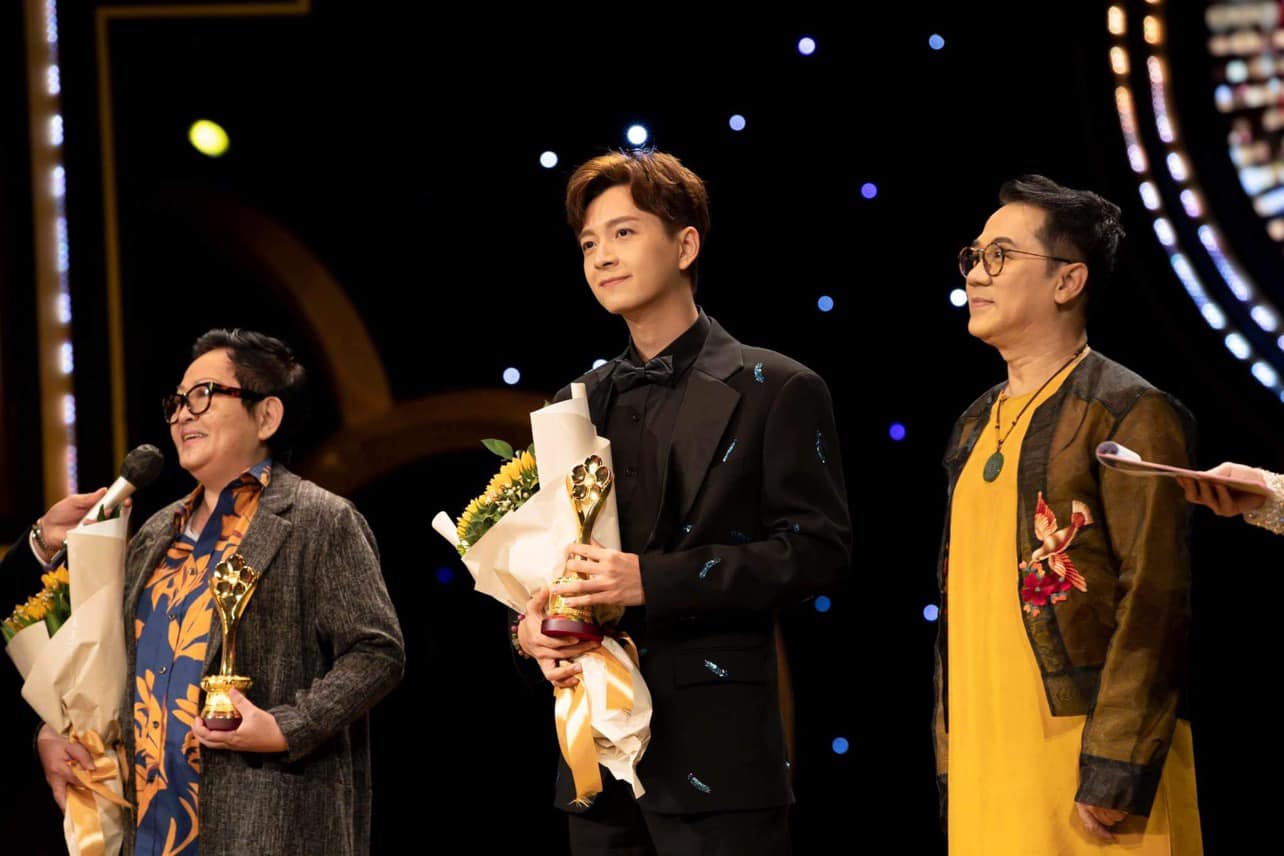 Ngô Kiến Huy lập cú đúp tại Mai Vàng năm nay.