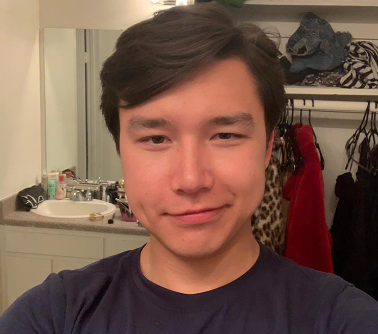 Có thông tin cho rằng, Nguyễn bé Lory hiện đang sống ở Los Angeles, Mỹ, đã tốt nghiệp một trường cao đẳng cộng đồng. Những hình ảnh mới được chia sẻ có thể thấy triệu phú trẻ khá giản dị, kín tiếng