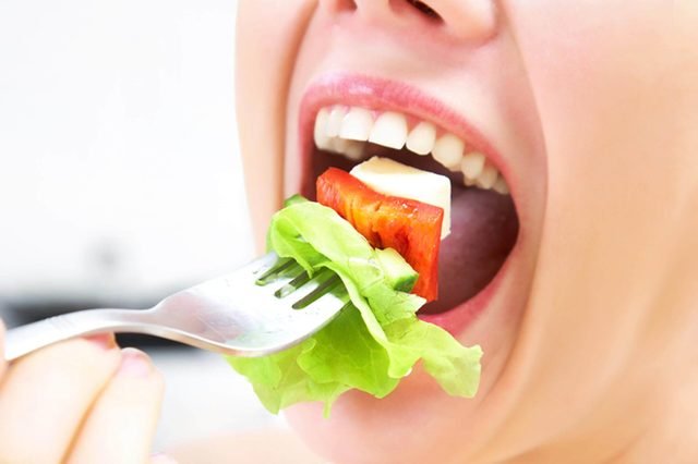 11 thói quen nhỏ nhưng tiết lộ nhiều điều về tính cách của bạn - 4