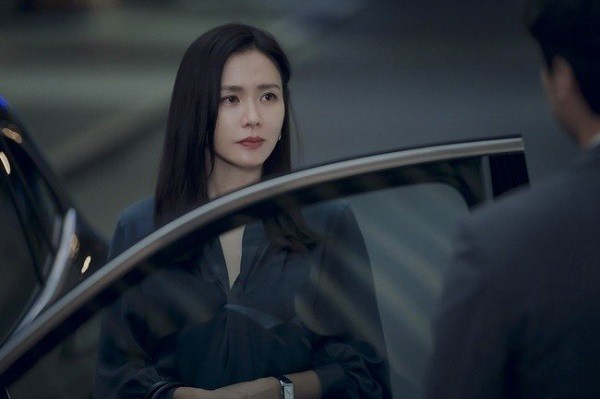 Thời trang của Son Ye Jin trong phim mới gây sốt: vừa trẻ vừa sang như nữ thần - 5