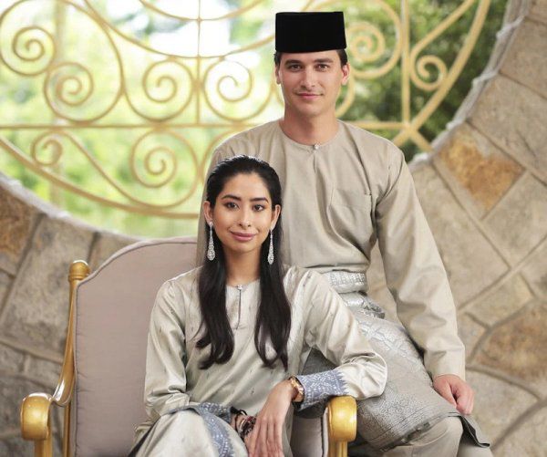 Công chúa duy nhất của Quốc vương Malaysia cưới chồng thường dân, sính lễ vẻn vẹn 1 triệu đồng - 4