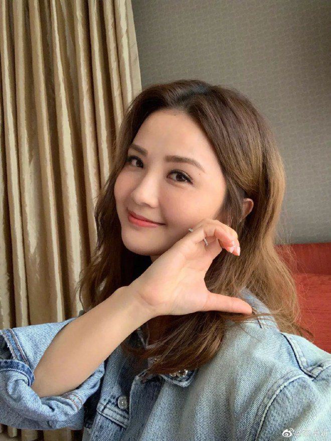 Nhiều người bất ngờ trước quyết định của cô.