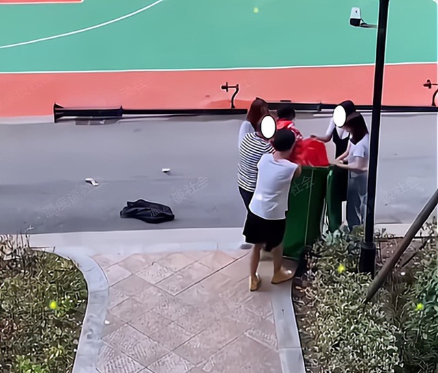 Chú rể ném thẳng cô dâu vào thùng rác sau đám cưới, biết lý do CDM liền amp;#34;quay xeamp;#34; - 3