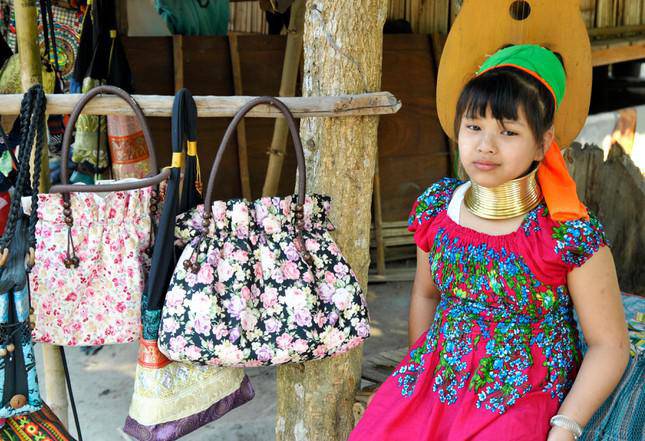 Đeo vòng đồng từ khi còn nhỏ