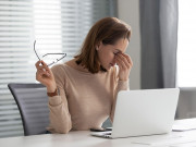 Sức khỏe - Làm gì để bảo vệ mắt khi không thể ngưng dùng điện thoại, máy tính?