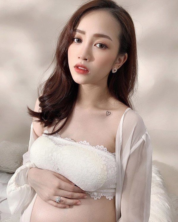 Tiền nào của nấy, con gái Minh Nhựa hậu sửa sang amp;#34;núi đôiamp;#34;: Bầu lần 2 sexy hơn lần 1 - 5