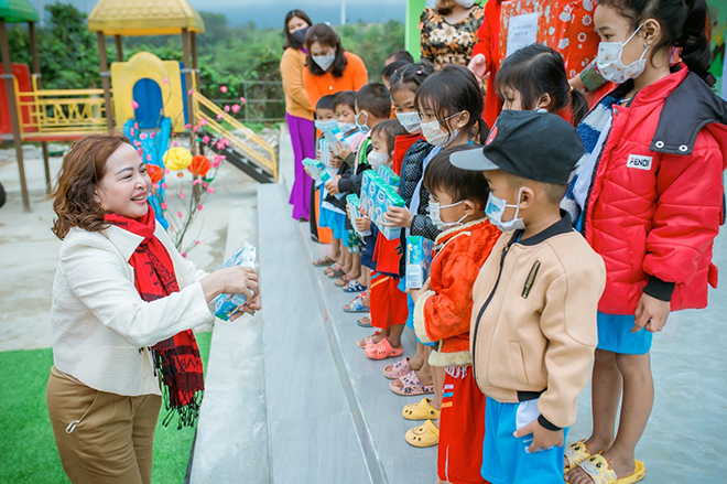 Hơn hai thập kỷ “Đèn Đom Đóm” mang ánh sáng tri thức đến với trẻ em vùng sâu - 4