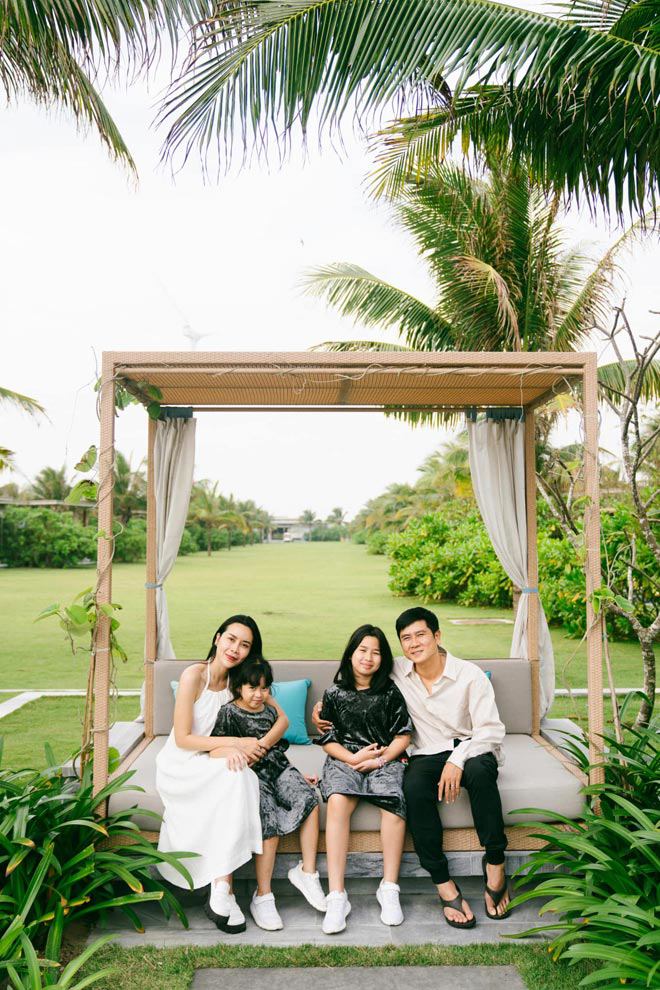 Tháng 10/2019, truyền thông trong nước xôn xao thông tin Lưu Hương Giang - Hồ Hoài Anh đã hoàn tất thủ tục ly hôn, chính thức đường ai nấy đi sau 10 năm chung sống. Tuy nhiên, việc ly hôn là có thật nhưng hiện tại mọi chuyện đã ổn, đại diện truyền thông của Lưu Hương Giang khẳng định điều này ngay sau khi làm dậy sóng Vbiz.