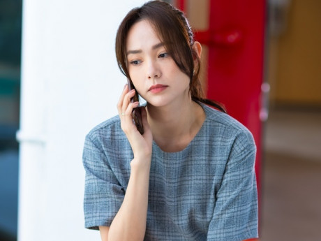 Hết đau đầu vì chuyện "con gái", Minh Hằng lại đối mặt với "tình địch"