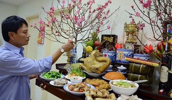 Cách bày mâm cỗ cúng giao thừa trong nhà