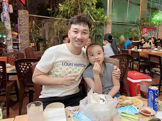 Những đứa con ít người biết của sao Việt: Con Việt Anh càng lớn càng giống bố - 6