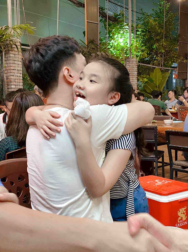 Những đứa con ít người biết của sao Việt: Con Việt Anh càng lớn càng giống bố - 8