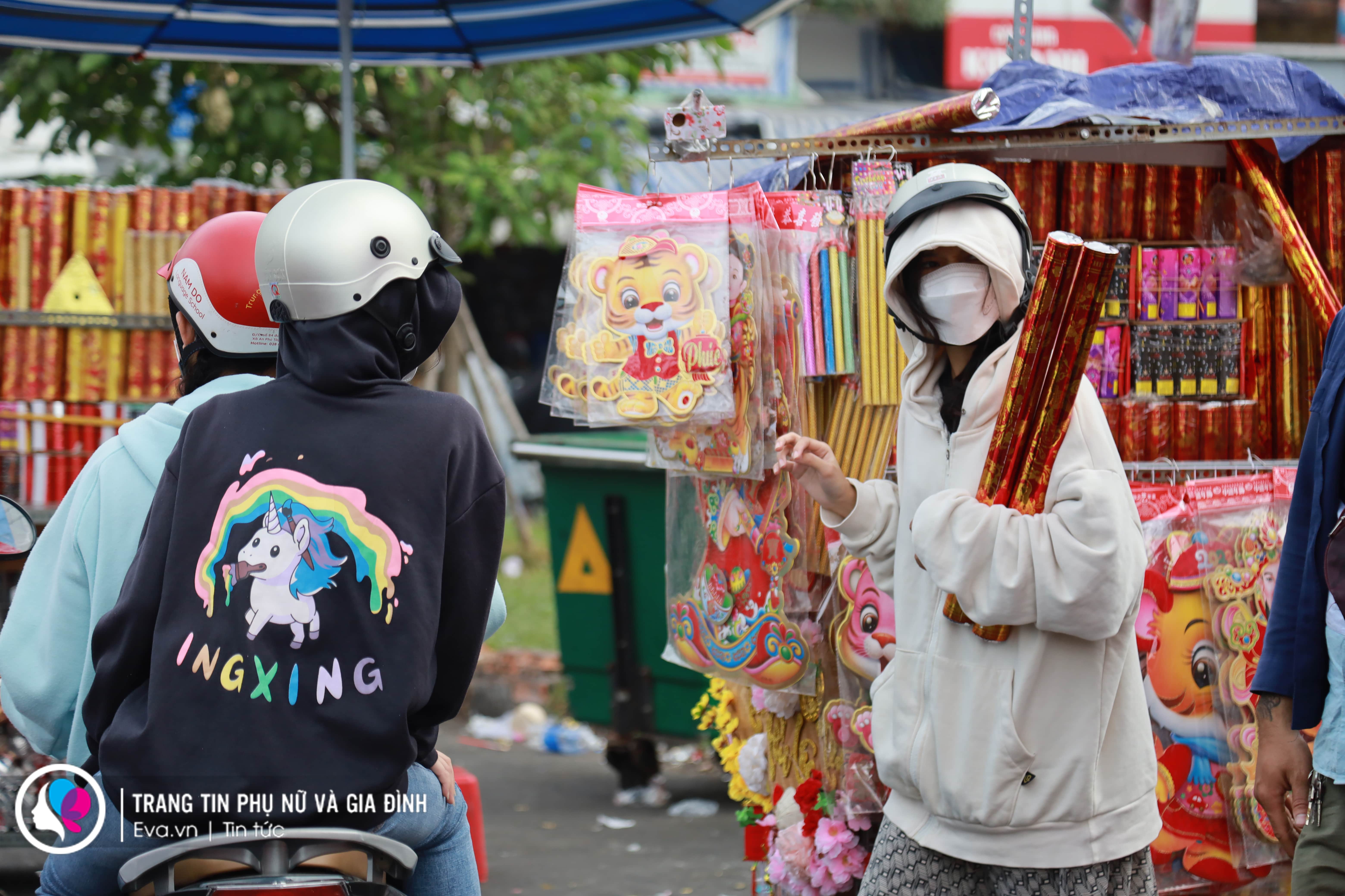 Phố người Hoa tại Sài Gòn ngập tràn sắc đỏ: Buôn bán ảm đạm vì vắng khách - 7