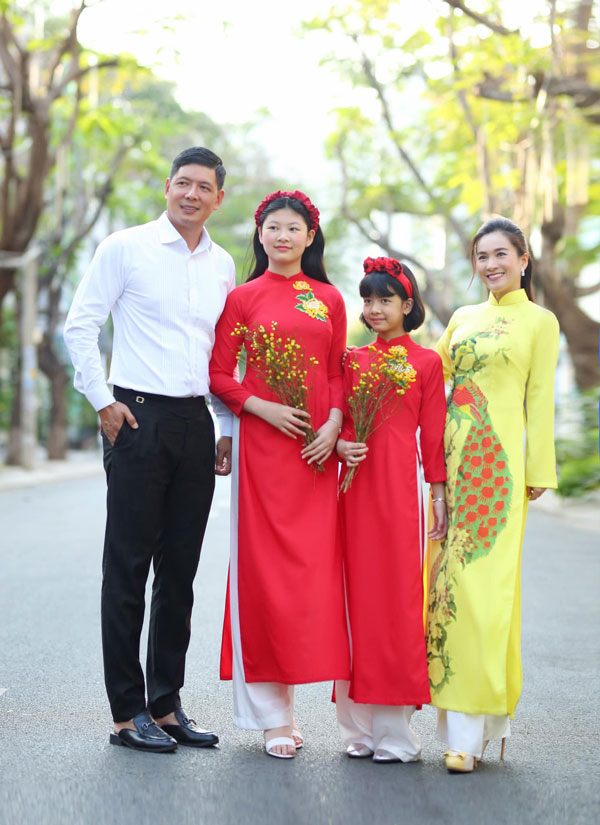 TOP khoảnh khắc mặc áo dài đẹp nao lòng của sao Việt trước thềm năm mới Nhâm Dần - 6