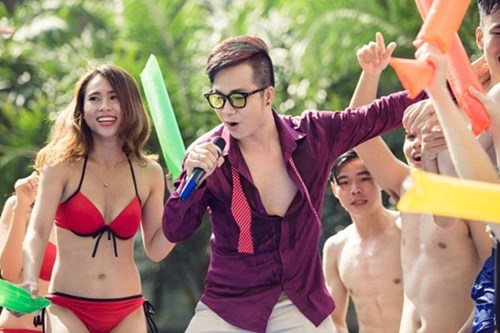 Quách Tuấn Du tiên phong hát Bolero remix.