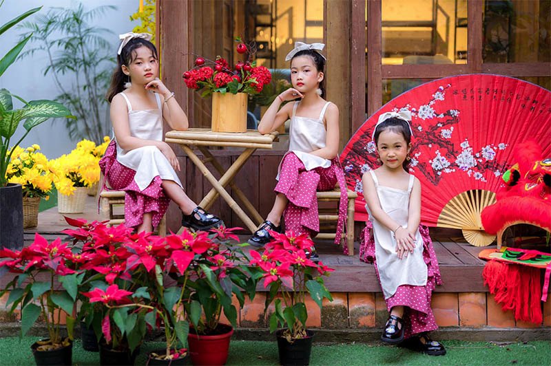Con gái Ốc Thanh Vân 9 tuổi lớn nhận không ra, trang điểm, mặc yếm như thiếu nữ - 5