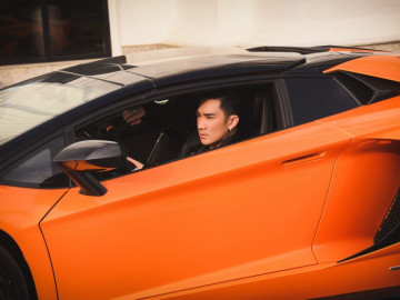 Đầu Xuân, Quang Hà lái siêu xe 70 tỷ đi chơi Tết giữa phố phường Hà Nội