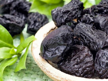 Không muốn xương yếu, dễ gãy sớm, đừng chỉ uống sữa, làm thêm 2 việc này mới thật hiệu quả