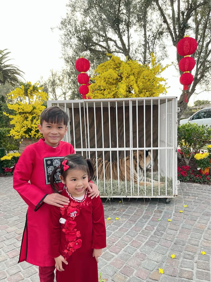 Hậu scandal Ngô Kiến Huy, em gái Thanh Thảo khoe ảnh gia đình ở Mỹ, 3 con giống bố - 12