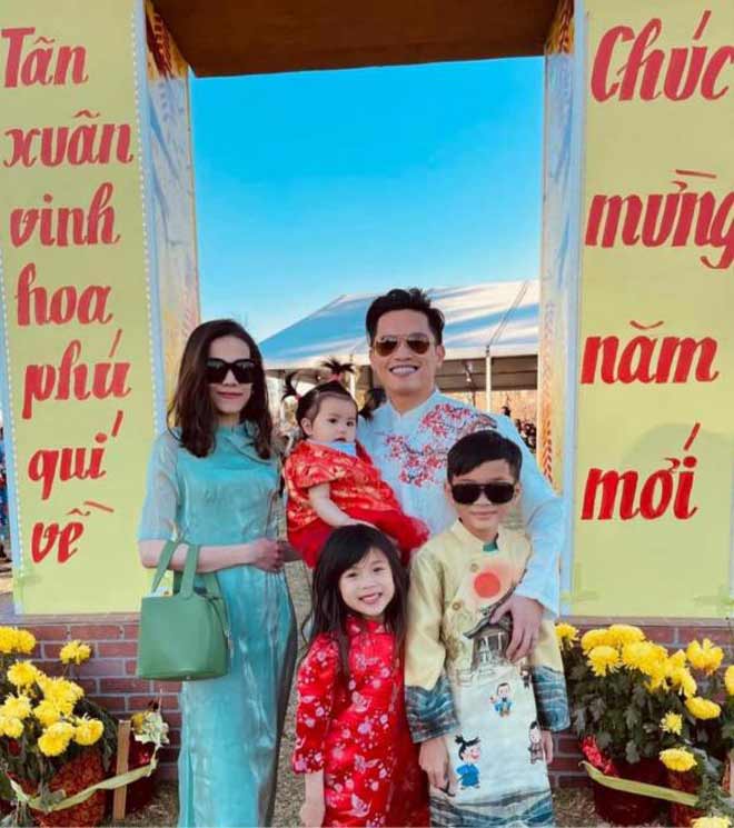 Hậu scandal Ngô Kiến Huy, em gái Thanh Thảo khoe ảnh gia đình ở Mỹ, 3 con giống bố - 1