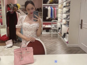 Thời trang - Hương Giang lên đồ đơn giản đi họp đầu năm