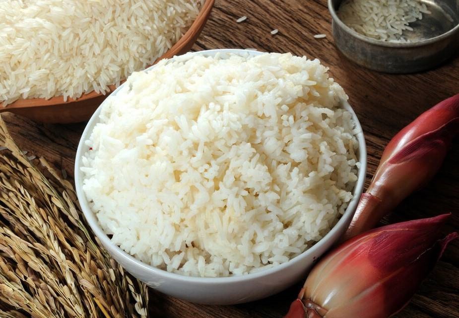 Nấu cơm đừng cho gạo vào nồi luôn, thêm 3 bước này cơm mới thơm trắng dẻo - 5