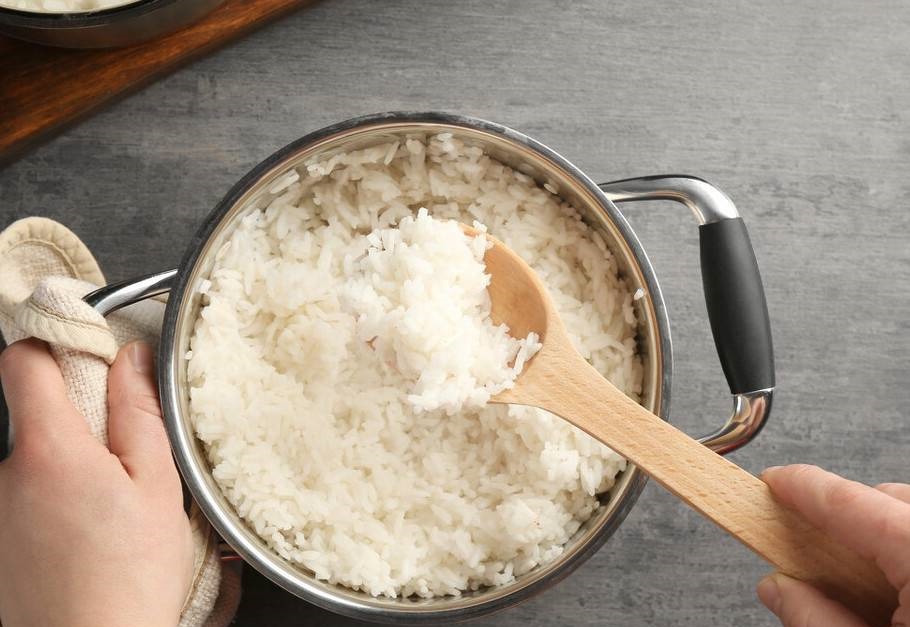 Nấu cơm đừng cho gạo vào nồi luôn, thêm 3 bước này cơm mới thơm trắng dẻo - 4