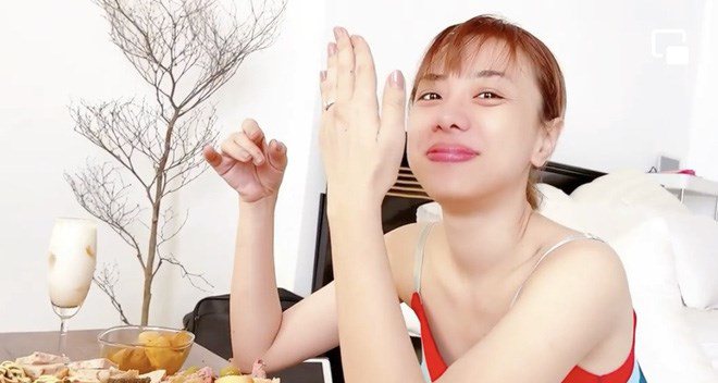 Sao Việt 24h: Leon bị Hồ Ngọc Hà bóc mẽ mắt mí lót mà cứ thích trợn lên doạ người - 10