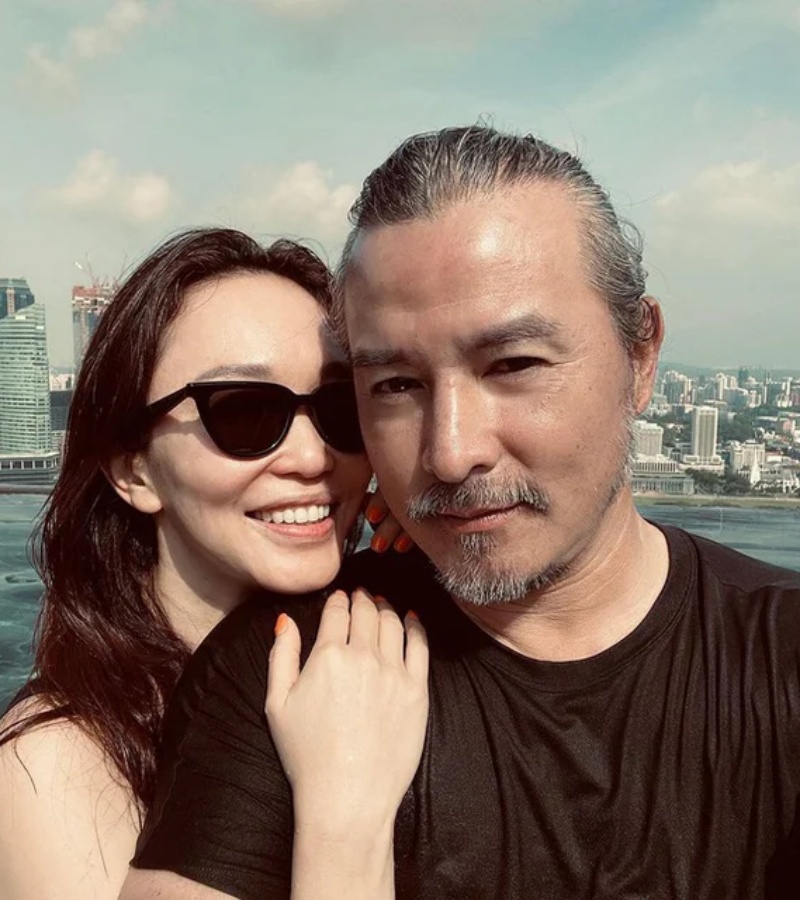 Lý Minh Thuận và Phạm Văn Phương từng được báo chí ví von như “Angelina Jolie và Brad Pitt Châu Á”. Cả hai đã có hơn hai thập kỷ bên nhau. Cặp vợ chồng nổi tiếng trải qua nhiều thăng trầm của cuộc đời nhưng tình cảm vẫn ngọt ngào.
