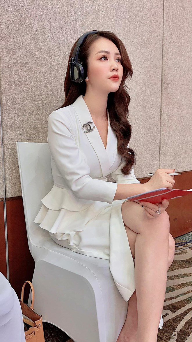 BTV VTV Thụy Vân làm chồng đại gia quyết tâm amp;#34;cưa đổamp;#34; dù chỉ xem bản tin trên TV - 6