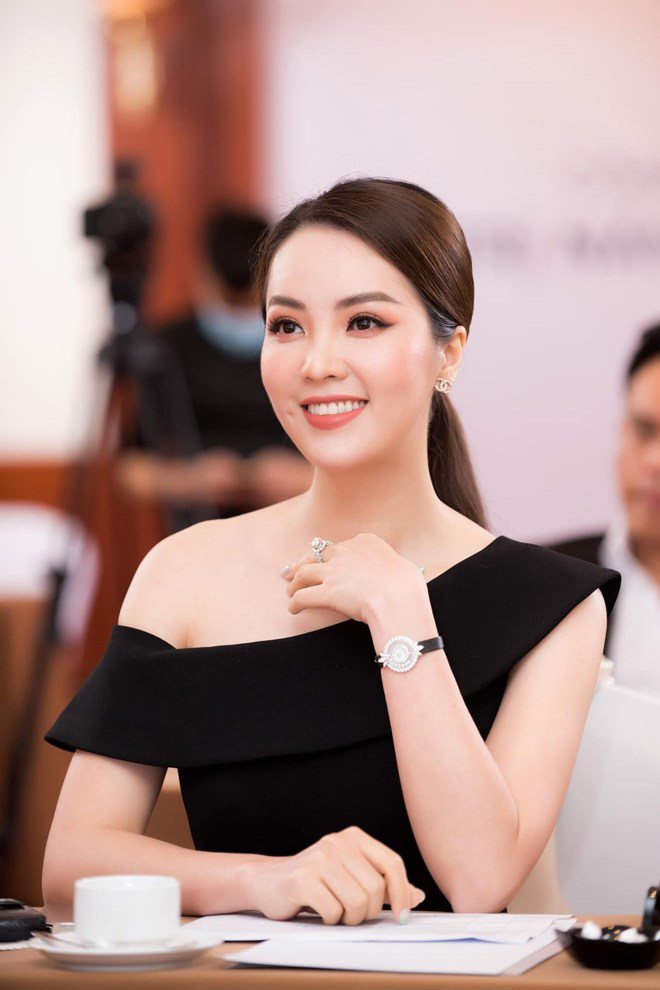 Không chỉ có nhan sắc, Thụy Vân còn khiến mọi người hâm mộ bởi thành tích học tập đáng nể.