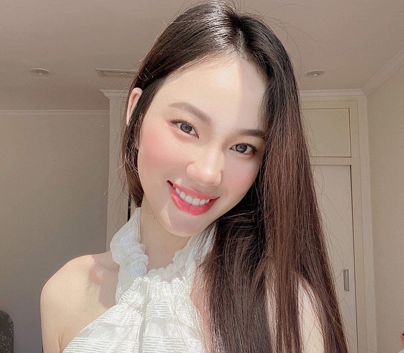 Trần Hoàng Ái Nhi từng tham dự cuộc thi Miss World Vietnam 2019 và được đánh giá là một thí sinh nổi bật sau đó lọt Top 10.
