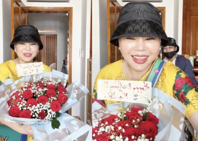 Má vợ Lê Giang vui vẻ khi Tuấn Dũng tặng hoa ngày sinh nhật.