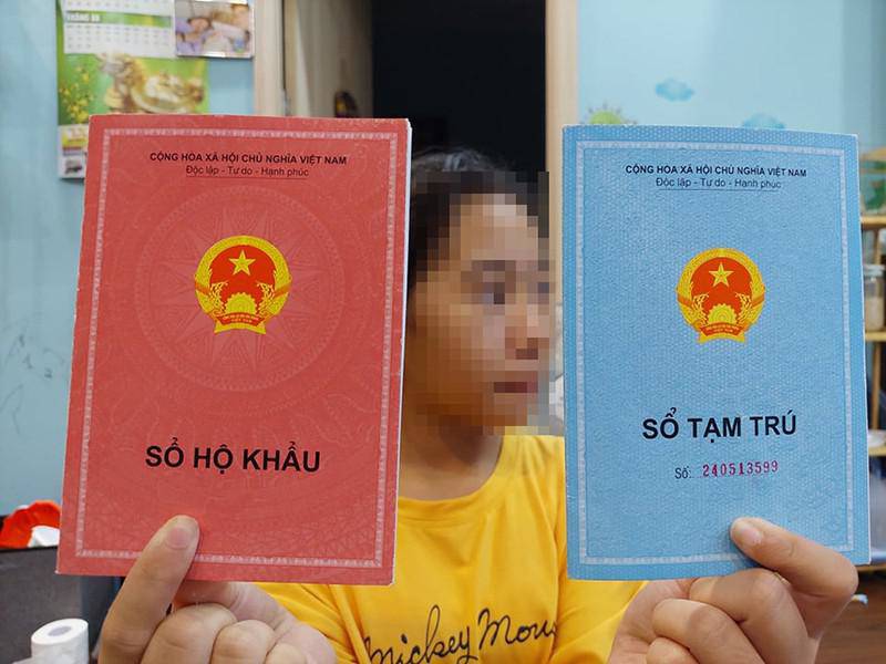 Từ 1-1-2023, sổ hộ khẩu và sổ tạm trú bằng giấy sẽ không còn sử dụng. Ảnh: TP