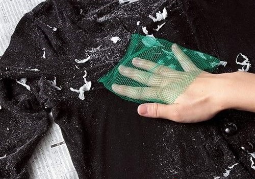 Chỉ với mẹo nhỏ, vụn giấy vệ sinh dính đầy trên quần áo được loại bỏ trong chớp mắt - 9