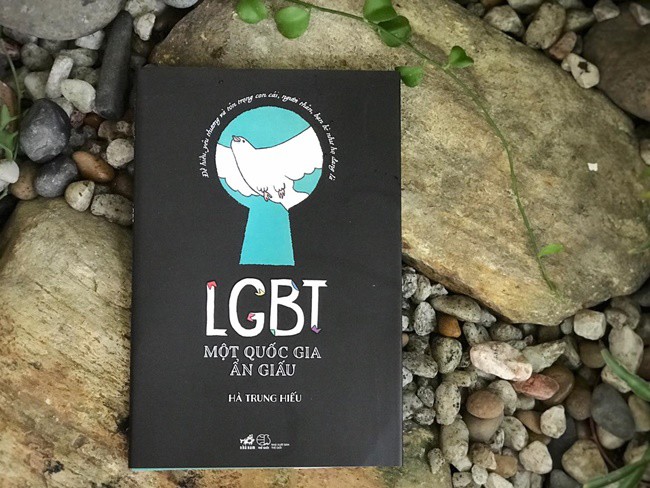 LGBT - Một Quốc Gia Ẩn Giấu: Món quà nghệ thuật từ tình yêu thương gửi tới bậc sinh thành - 1