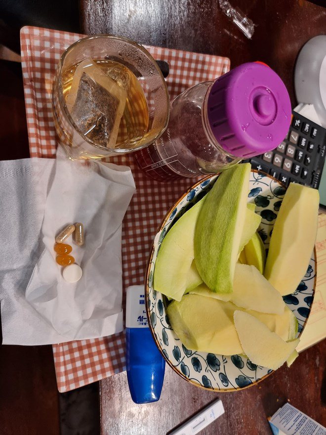 Vợ Xuân Bắc chuẩn bị đầy đủ đồ để con trai yên tâm cách ly.