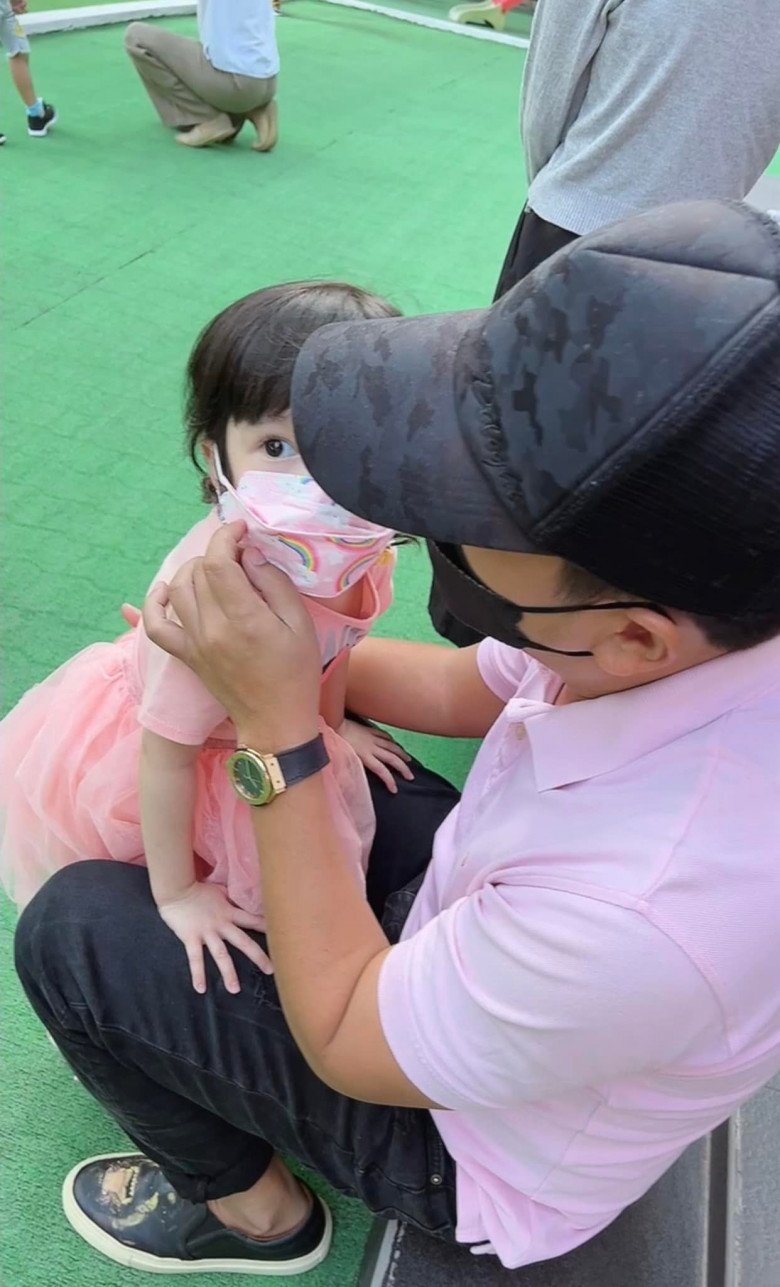 Con gái Nhã Phương 3 tuổi ra dáng con nhà nòi, nói chuyện cực hài với Trường Giang - 7
