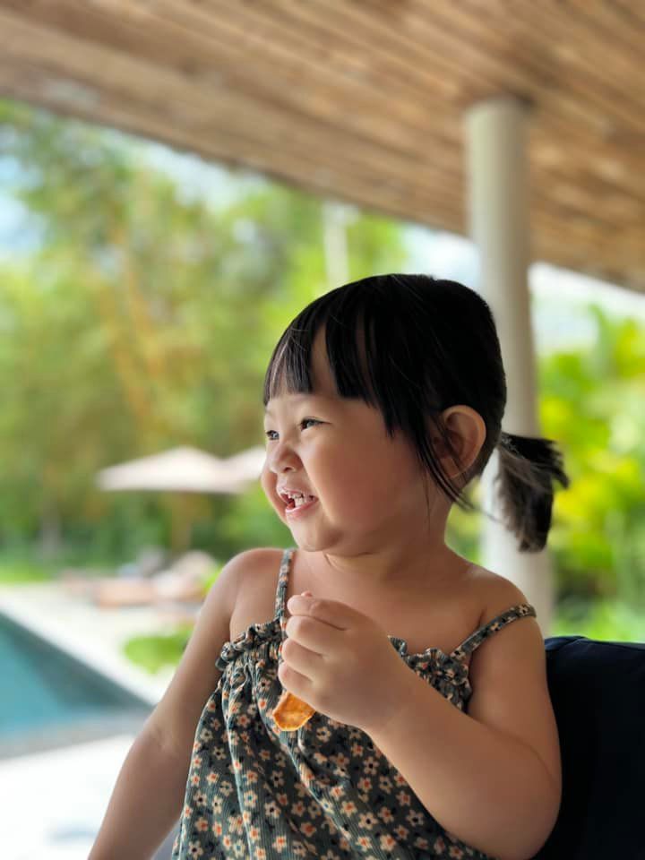 Mẹ đẻ Đàm Thu Trang khoe loạt ảnh Suchin chứng minh bé có đặc điểm không phải của Cường Đôla - 5