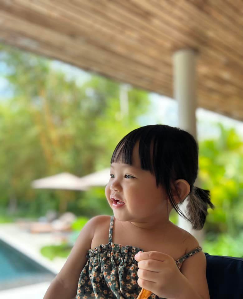 Mẹ đẻ Đàm Thu Trang khoe loạt ảnh Suchin chứng minh bé có đặc điểm không phải của Cường Đôla - 6