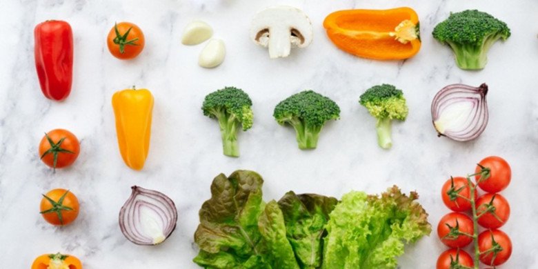Khi thực hiện giảm cân Keto, nàng nên chọn những loại rau củ ít carb.