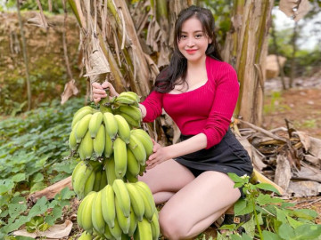 Bà Tưng về quê gây náo loạn với váy áo buông lơi liền phải đính chính phụ tùng đầy đủ