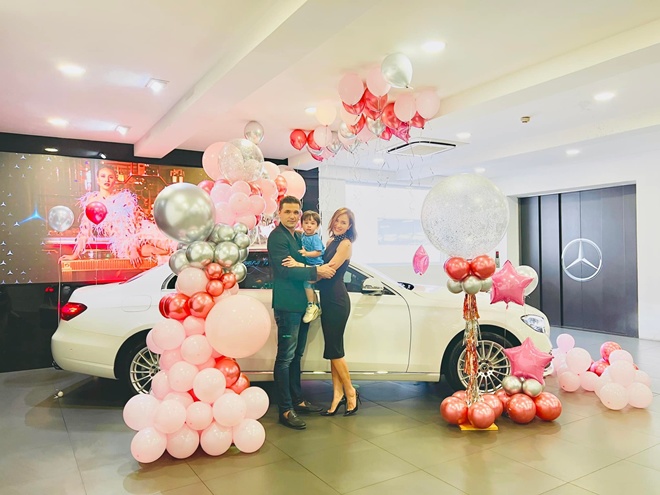 Nữ MC từng tuyên bố muốn độc thân lâu, thành bà hoàng sau khi lấy chồng Tây giám đốc - 21