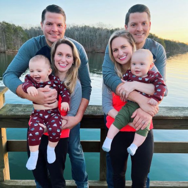 Chị em sinh đôi cưới anh em sinh đôi, cùng lúc sinh con trai, ngỡ ngàng khi xét nghiệm ADN - 10