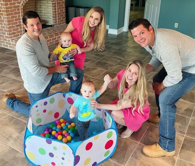 Chị em sinh đôi cưới anh em sinh đôi, cùng lúc sinh con trai, ngỡ ngàng khi xét nghiệm ADN - 7